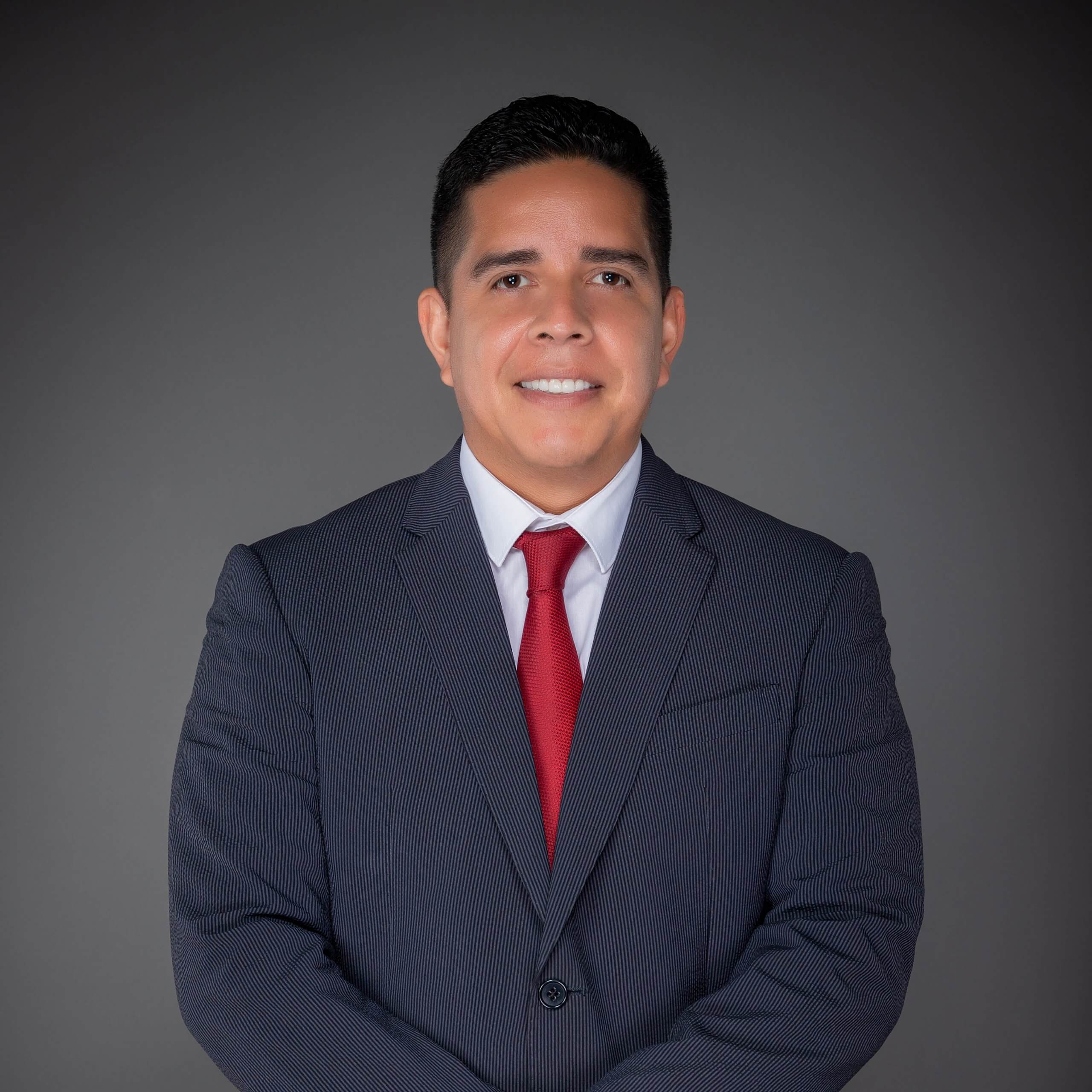 Dr. Fabricio Guevara Viejó